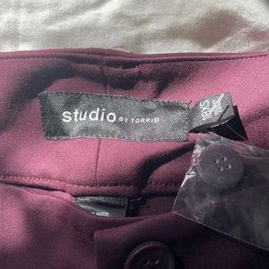 Pant suit never worn. Size 18. Torrid